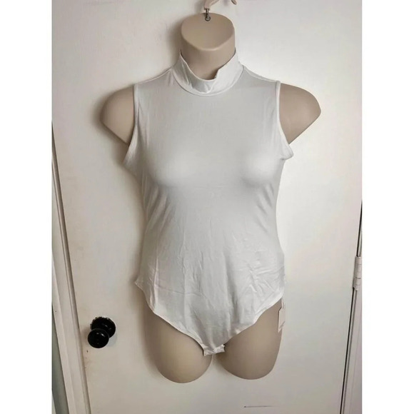 Mangopop collection white turtle neck sleeveless body suit size XL #0732 - Picture 1 of 5